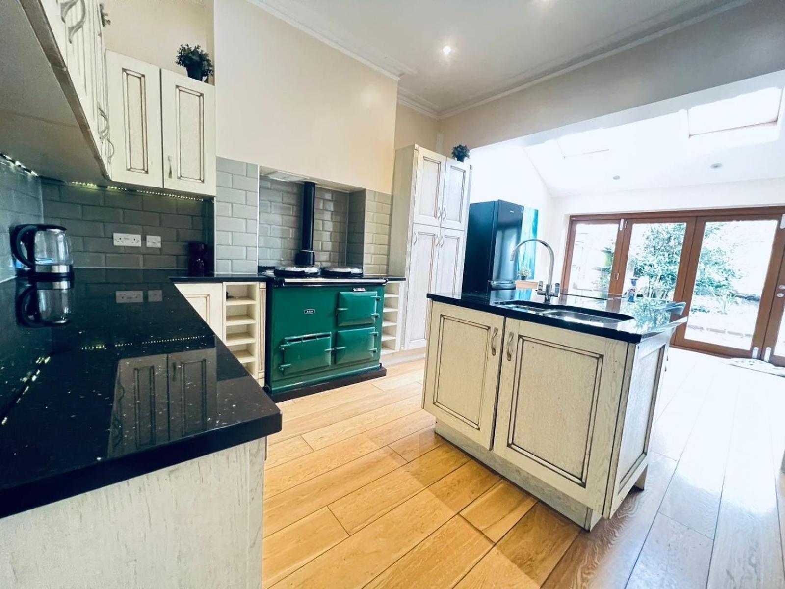 Cricklewood Boutique Stay Londen Buitenkant foto